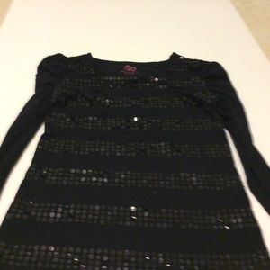 It’s a girls full sleeves top